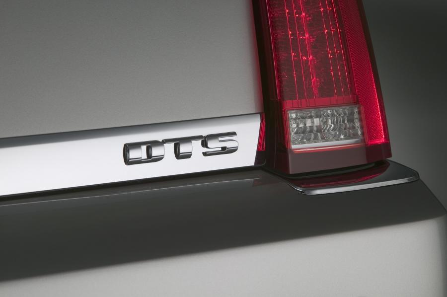  Cadillac DTS 2006 года  (фото 19 из 41)